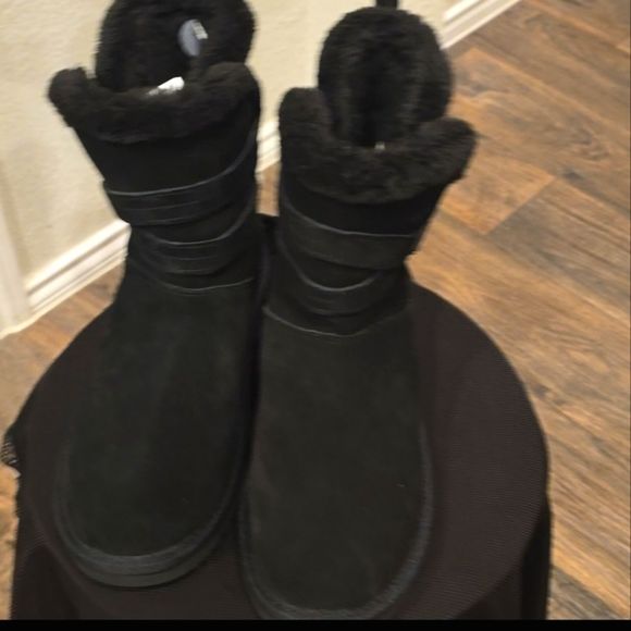 Koolaburra By Ugg Delene Short Fashion Boot - Picture 12 of 12